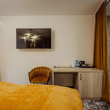 Nocleg ze śniadaniem Cristal 4*